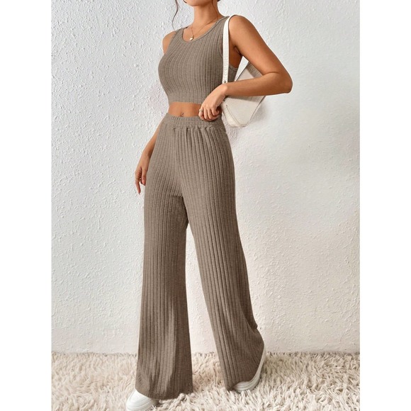2 piece set: Crop top Tank & Wide Leg Pants - Picture 6 of 11